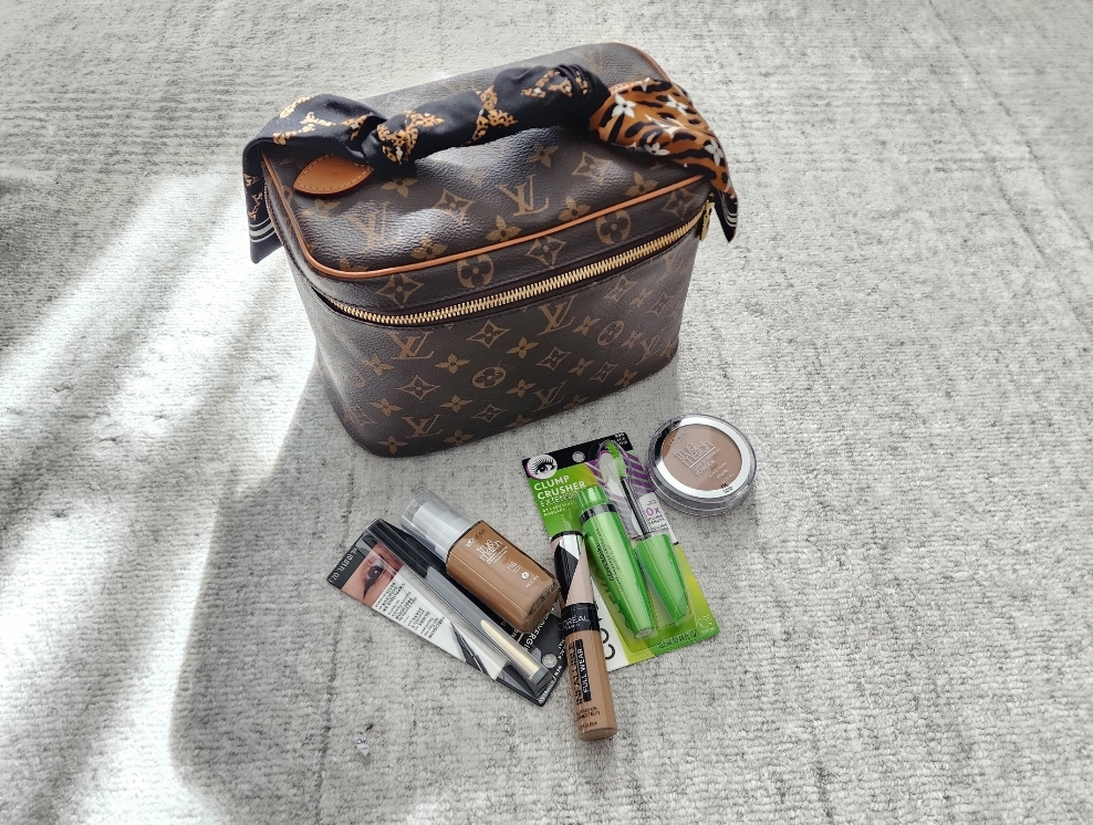 What's in my makeup bag! (Essentials + trendy items) *2023* LV nice BB makeup  bag! 